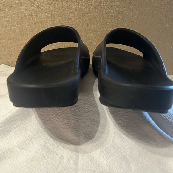 OOFOs Ooahh Luxe Slide Sandals - Picture 7 of 11